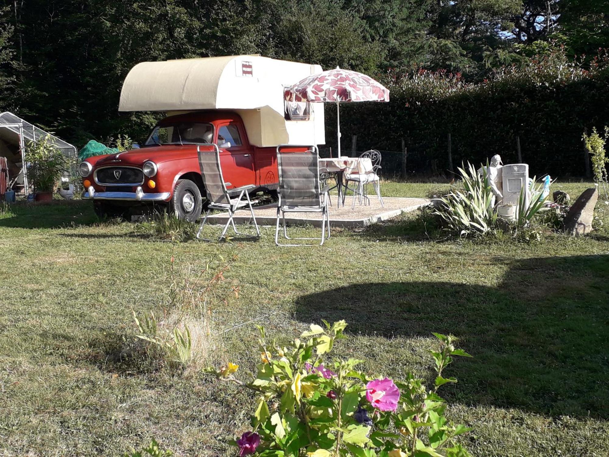 La Roulotte Des Trois Arbres Bed & Breakfast Oradour-sur-Glane Exterior photo